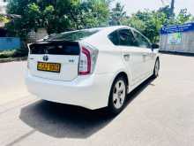 https://riyasewana.com/uploads/toyota-prius-2015-2613522912274.jpg