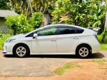 Toyota Prius S LED 2015 Car