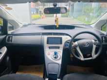 https://riyasewana.com/uploads/toyota-prius-2015-315490412193.jpg