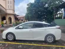 https://riyasewana.com/uploads/toyota-prius-2016-13213220692.jpg