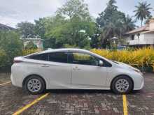 https://riyasewana.com/uploads/toyota-prius-2016-1321322094.jpg