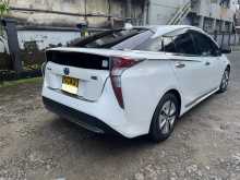 https://riyasewana.com/uploads/toyota-prius-2016-147403412922.jpg