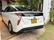 https://riyasewana.com/uploads/toyota-prius-2016-27194739952.jpg