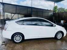 https://riyasewana.com/uploads/toyota-prius-209064522013.jpg