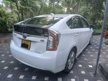 https://riyasewana.com/uploads/toyota-prius-2093404203.jpg