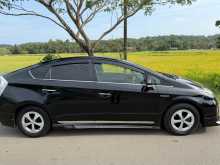 https://riyasewana.com/uploads/toyota-prius-2100938844.jpg