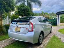 https://riyasewana.com/uploads/toyota-prius-2110452222492.jpg