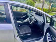 https://riyasewana.com/uploads/toyota-prius-2110452222553.jpg