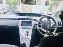 https://riyasewana.com/uploads/toyota-prius-2123121317846.jpg