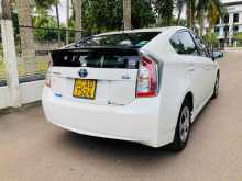https://riyasewana.com/uploads/toyota-prius-216041422573.jpg