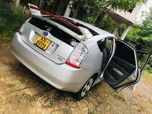 https://riyasewana.com/uploads/toyota-prius-241111056015.jpg