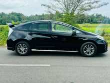 https://riyasewana.com/uploads/toyota-prius-261304184273.jpg