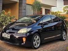 Toyota PRIUS S TOURING 2013