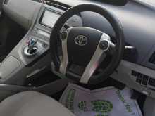 https://riyasewana.com/uploads/toyota-prius-2812340375.jpg