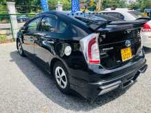 https://riyasewana.com/uploads/toyota-prius-2816491233.jpg