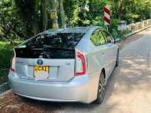https://riyasewana.com/uploads/toyota-prius-2820425322202.jpg