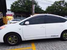 https://riyasewana.com/uploads/toyota-prius-2nd-1215454235.jpg