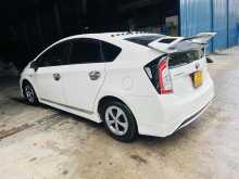 https://riyasewana.com/uploads/toyota-prius-3-2510013522553.jpg