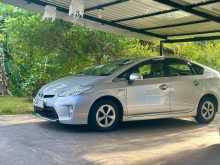 https://riyasewana.com/uploads/toyota-prius-30-14101357354.jpg