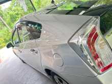 https://riyasewana.com/uploads/toyota-prius-30-1674326613.jpg