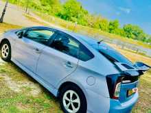 https://riyasewana.com/uploads/toyota-prius-30-2013-2913005712463.jpg