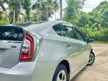 https://riyasewana.com/uploads/toyota-prius-30-267523722432.jpg
