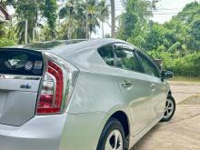 https://riyasewana.com/uploads/toyota-prius-30-610351624903.jpg