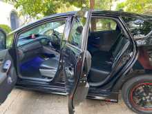 https://riyasewana.com/uploads/toyota-prius-301758564263.jpg