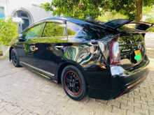 https://riyasewana.com/uploads/toyota-prius-301758564932.jpg