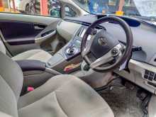 https://riyasewana.com/uploads/toyota-prius-3144413282.jpg