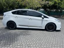 https://riyasewana.com/uploads/toyota-prius-3rd-1416391317735.jpg