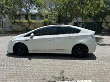 https://riyasewana.com/uploads/toyota-prius-3rd-1416391417016.jpg