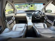 https://riyasewana.com/uploads/toyota-prius-3rd-151043376146.jpg