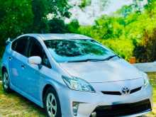 Toyota Prius 3rd Generation S 2013 Car
