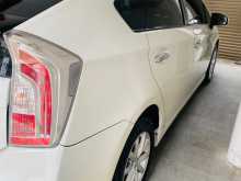 https://riyasewana.com/uploads/toyota-prius-3rd-2014-1618215012732.jpg