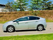 https://riyasewana.com/uploads/toyota-prius-3rd-2114215624511.jpg