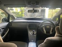 https://riyasewana.com/uploads/toyota-prius-3rd-2613533710485.jpg