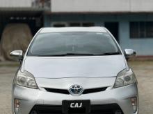 Toyota Prius 3rd 2012 Car