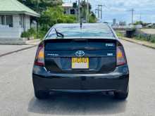 https://riyasewana.com/uploads/toyota-prius-4113630294.jpg
