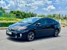 https://riyasewana.com/uploads/toyota-prius-4113630713.jpg