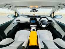 https://riyasewana.com/uploads/toyota-prius-4th-2016-1611590212624.jpg