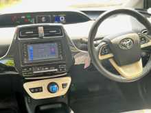 https://riyasewana.com/uploads/toyota-prius-4th-2016-2411535012793.jpg