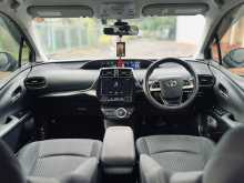 https://riyasewana.com/uploads/toyota-prius-4th-2016-58242212233.jpg