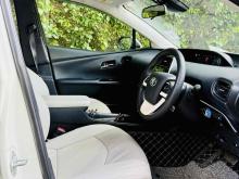 https://riyasewana.com/uploads/toyota-prius-4th-515572824981.jpg
