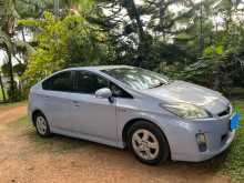 https://riyasewana.com/uploads/toyota-prius-6120449602.jpg