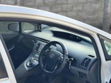 https://riyasewana.com/uploads/toyota-prius-721562624084.jpg