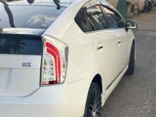https://riyasewana.com/uploads/toyota-prius-721562624206.jpg