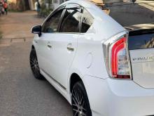 https://riyasewana.com/uploads/toyota-prius-721562624705.jpg