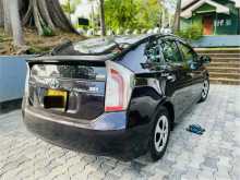 https://riyasewana.com/uploads/toyota-prius-77271022513.jpg