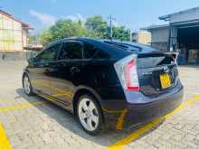 https://riyasewana.com/uploads/toyota-prius-9111524452.jpg